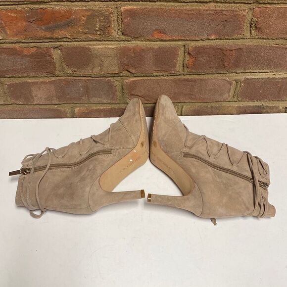 Vince Camuto Khaki Chenai Suede Booties Size 8 NEW - Picture 6 of 10